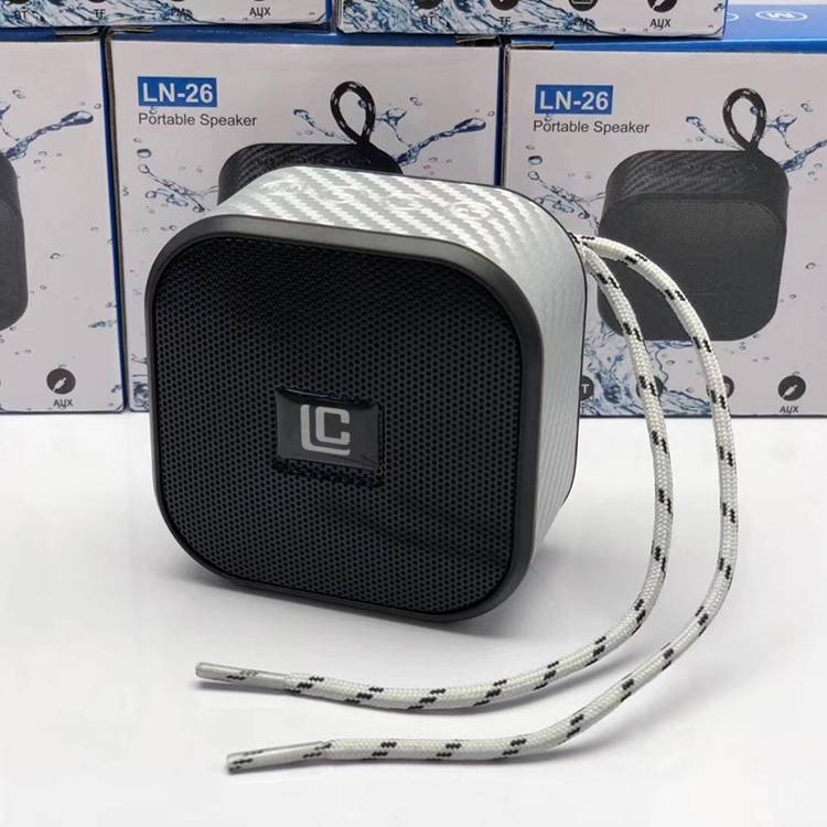 High Quality Portable Bluetooth Speaker for Travel (10).jpg